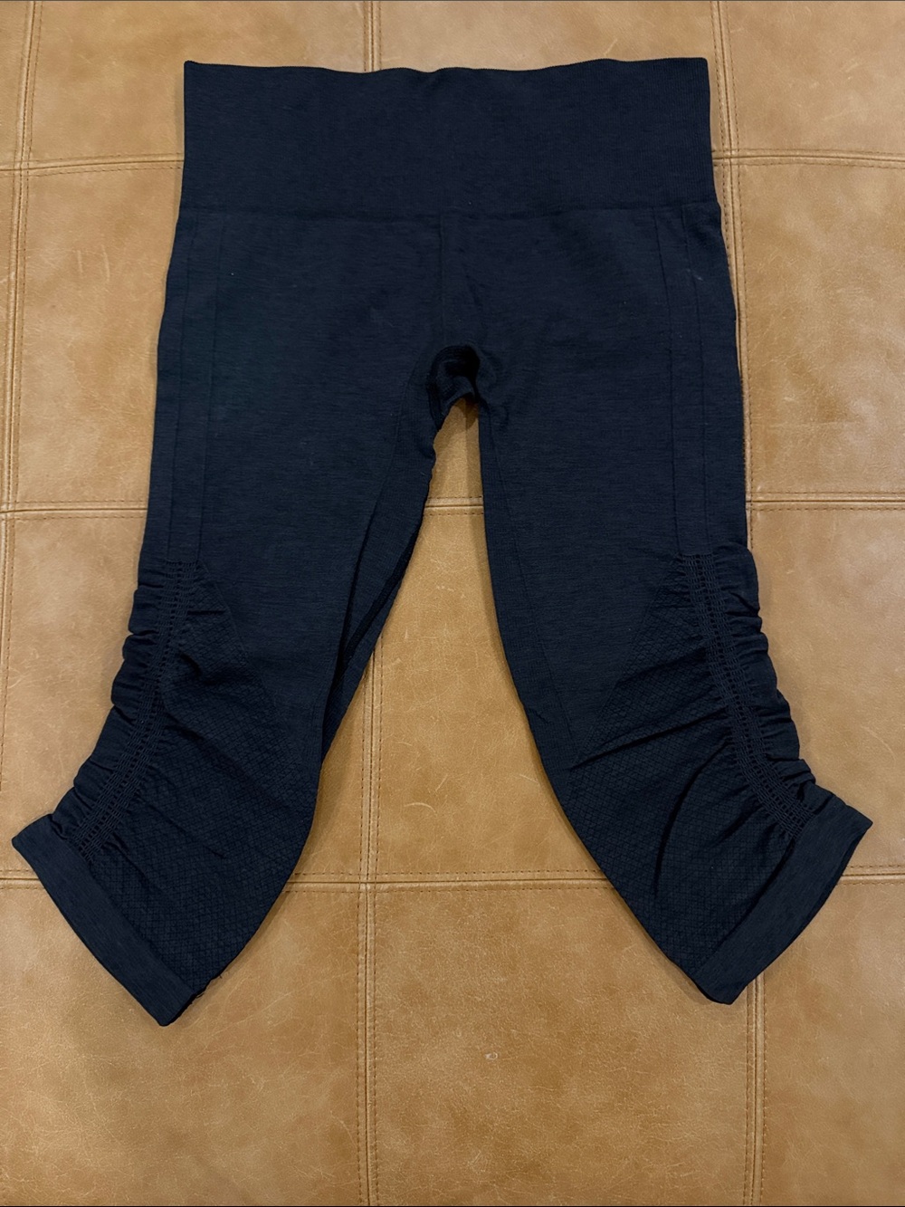 lululemon athletica women’s charcoal gray Ruched Crop Leggings
